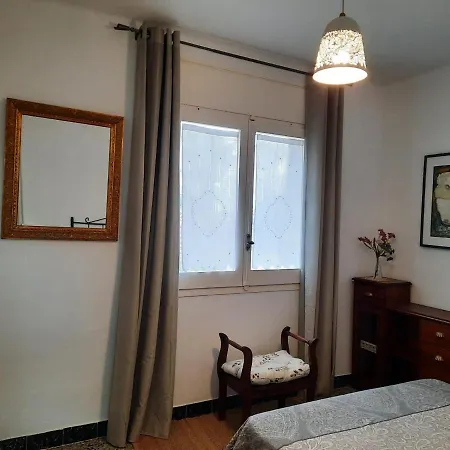 Casa Ferrer - Casa Grande De Ambiente Familiar En Llanca, Cerca De La Playa Y Del Puerto.. - Es-228-64 Holiday home
